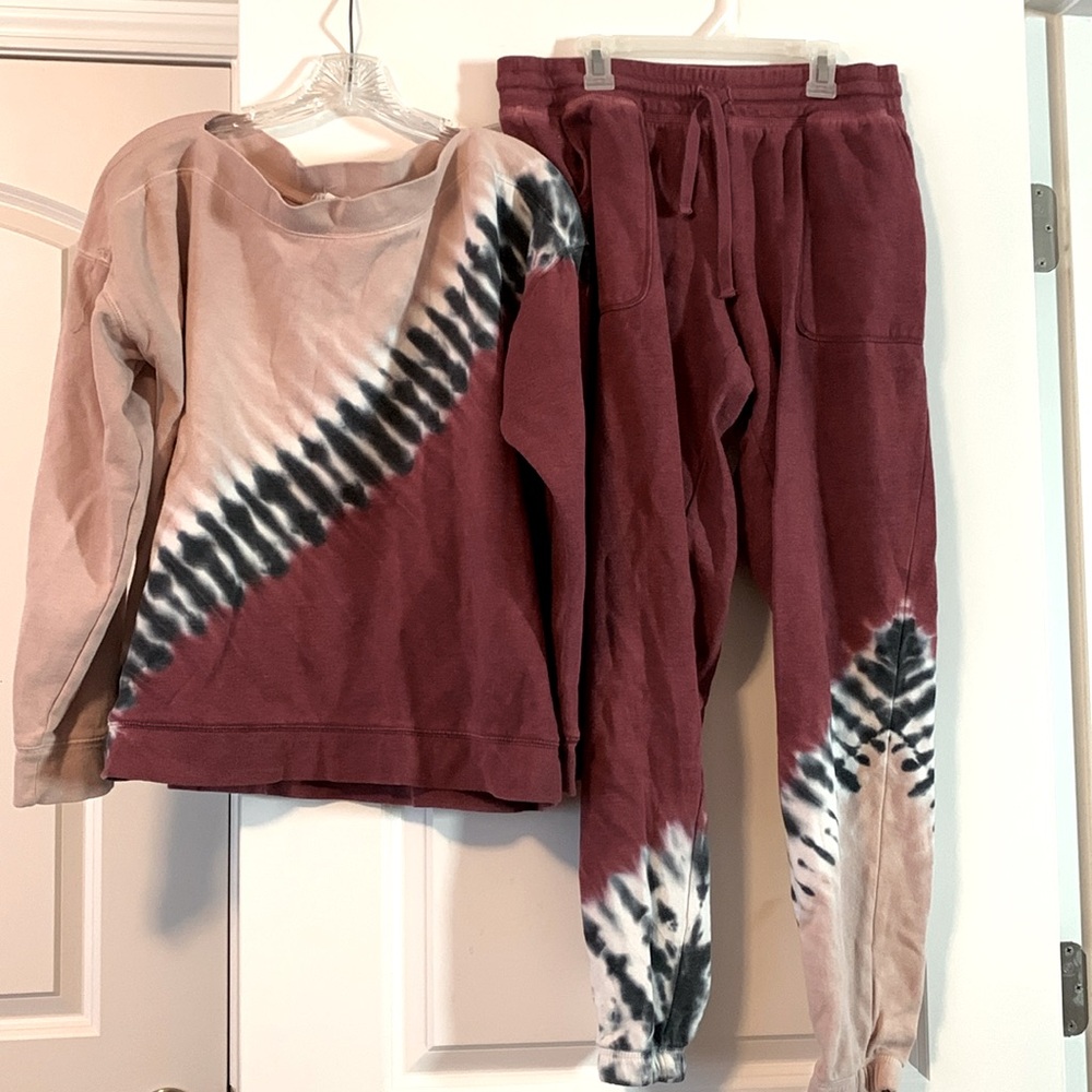 Ladies 2 piece top an bottom large